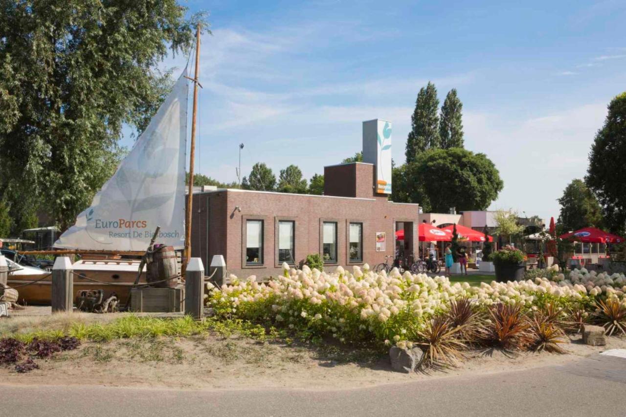 Europarcs De Biesbosch Hotel Willemsdorp Ngoại thất bức ảnh