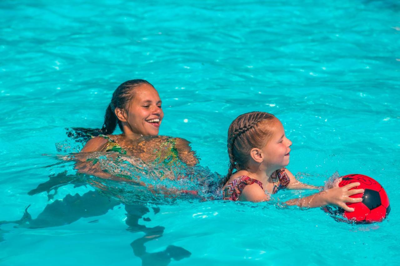 Europarcs De Biesbosch Hotel Willemsdorp Ngoại thất bức ảnh
