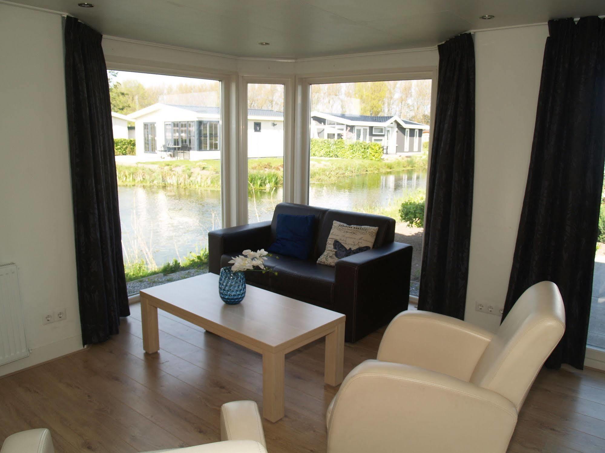 Europarcs De Biesbosch Hotel Willemsdorp Ngoại thất bức ảnh